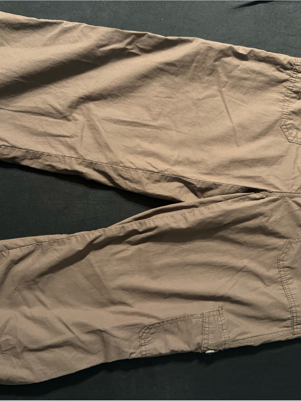 Izod Women's Cargo Shorts in Taupe Brown